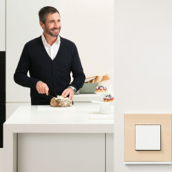 Одноклавішний перехресний перемикач Schneider Electric NU320518 (схема 7) 10А 2М (білий)