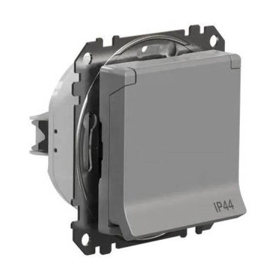 Розетка Schneider Electric Sedna Design & Elements з заземленням шторками та кришкою IP44 алюміній SDD213024