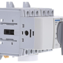 Перемикач Hager HIM302 I-0-II 20А 400/690В 3P 5м