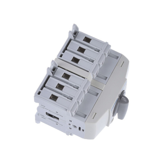 Перемикач Hager HIM302 I-0-II 20А 400/690В 3P 5м