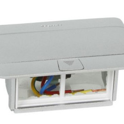 Лючок із висувним блоком розеток Legrand 54011 4М (алюміній)