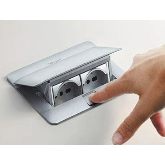 Лючок із висувним блоком Legrand 54012 6М (алюміній)