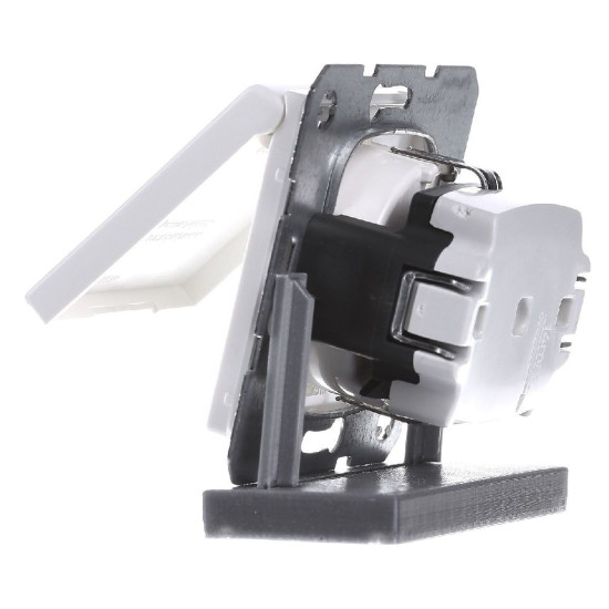 Розетка Berker Qx 47516079 із захистом контактів із заземленням та з кришкою (полярна білизна)
