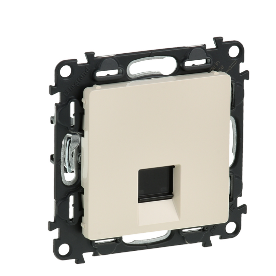 Механізм розетки RJ45 Кат.5е UTP Valena Life слонова кістка
