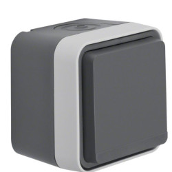 Розетка із з/к та кришкою Berker W.1, IP55